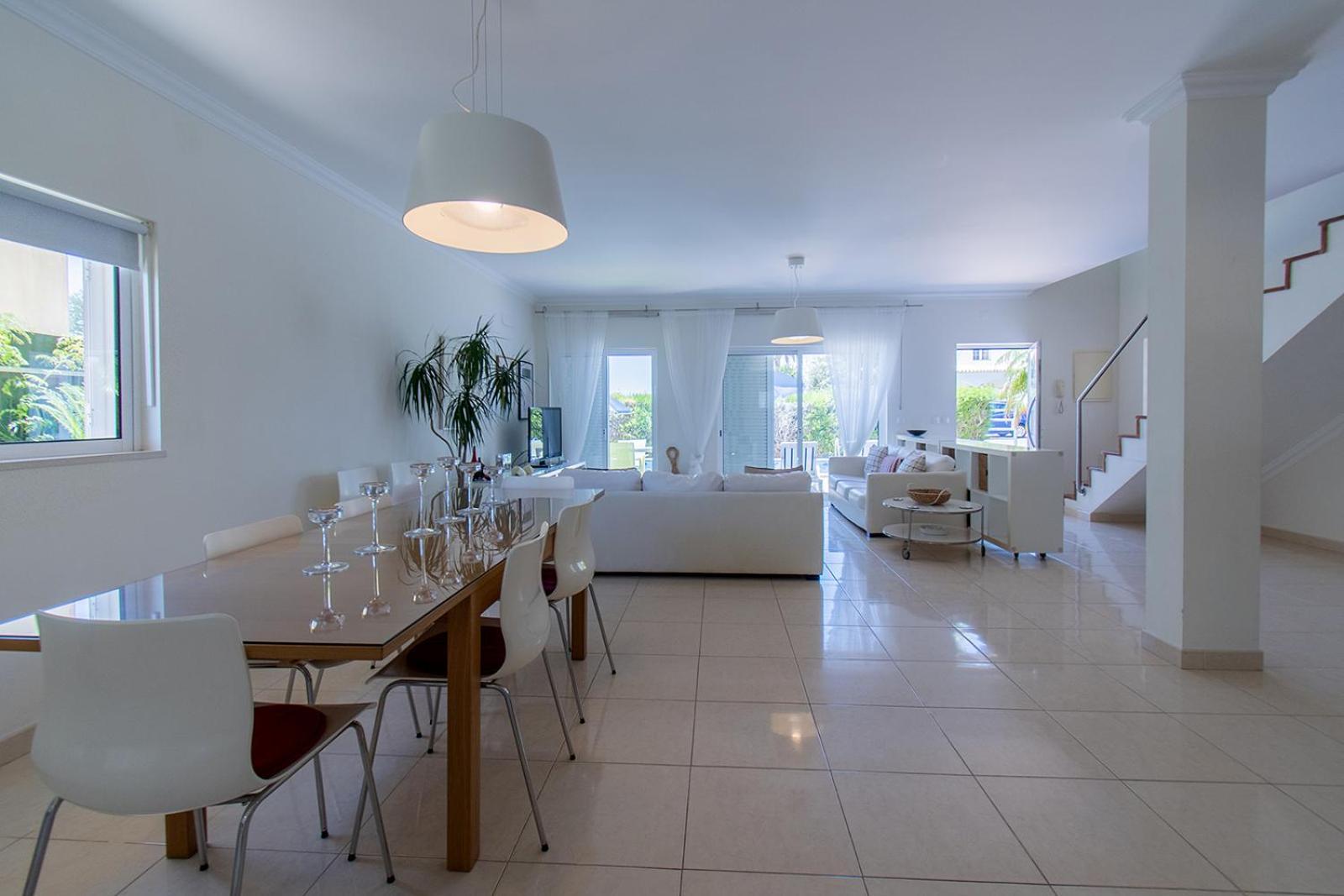Villa Altura Villa *