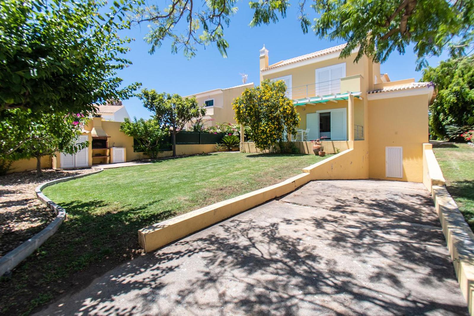 Villa Altura Villa *